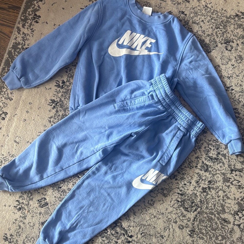 Nike Kids Blue Sweatpants and Sweatshirt Set
